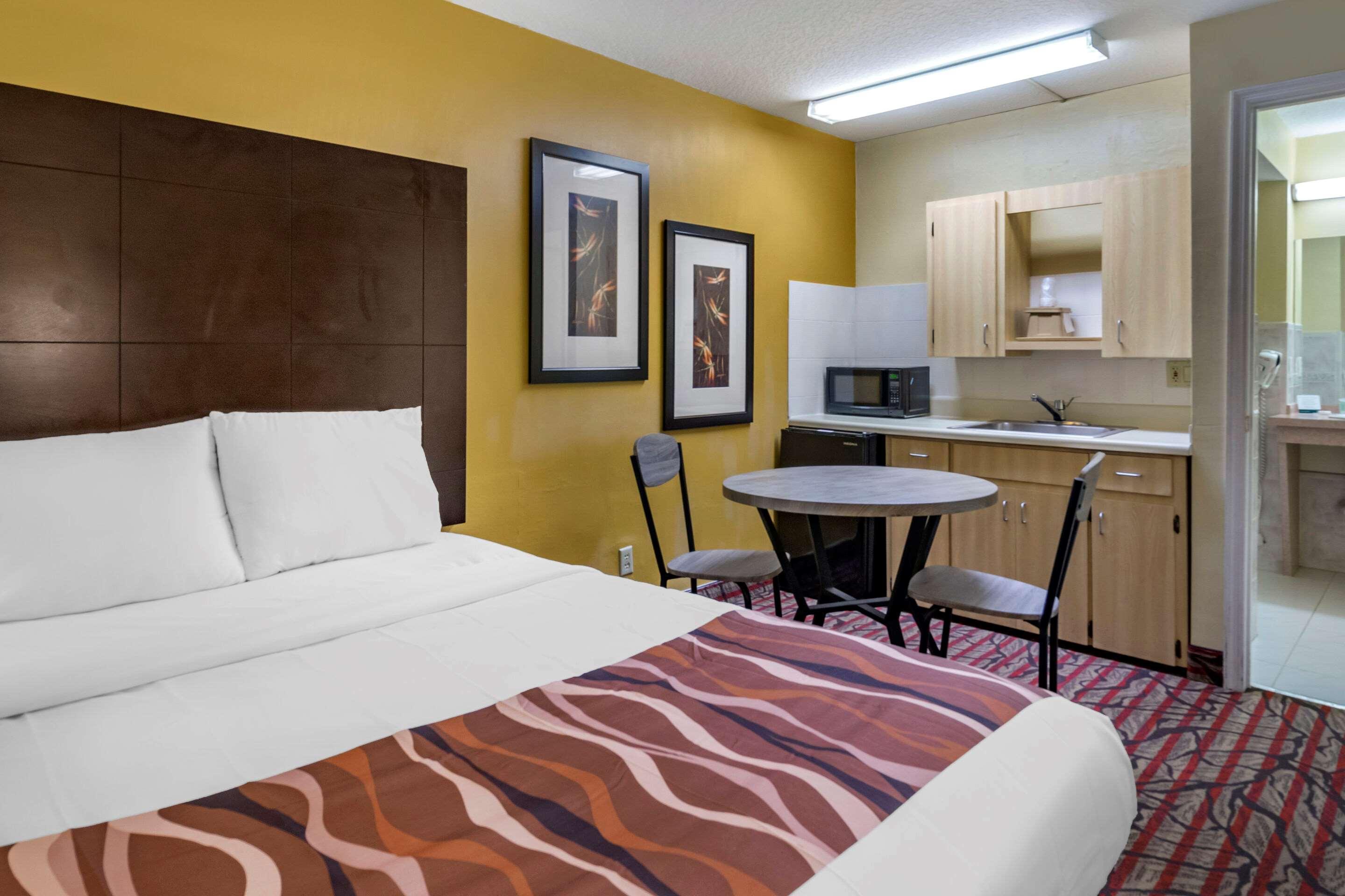 Rodeway Inn Central Clearwater Beach Exterior foto